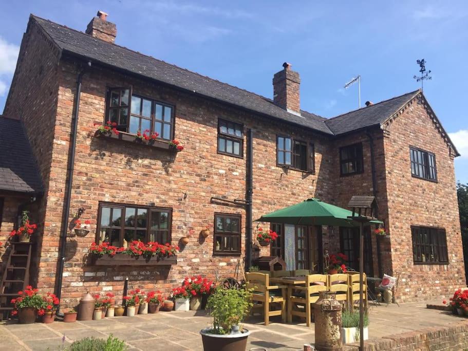Bumbleberry Cottage Gresford Extérieur photo