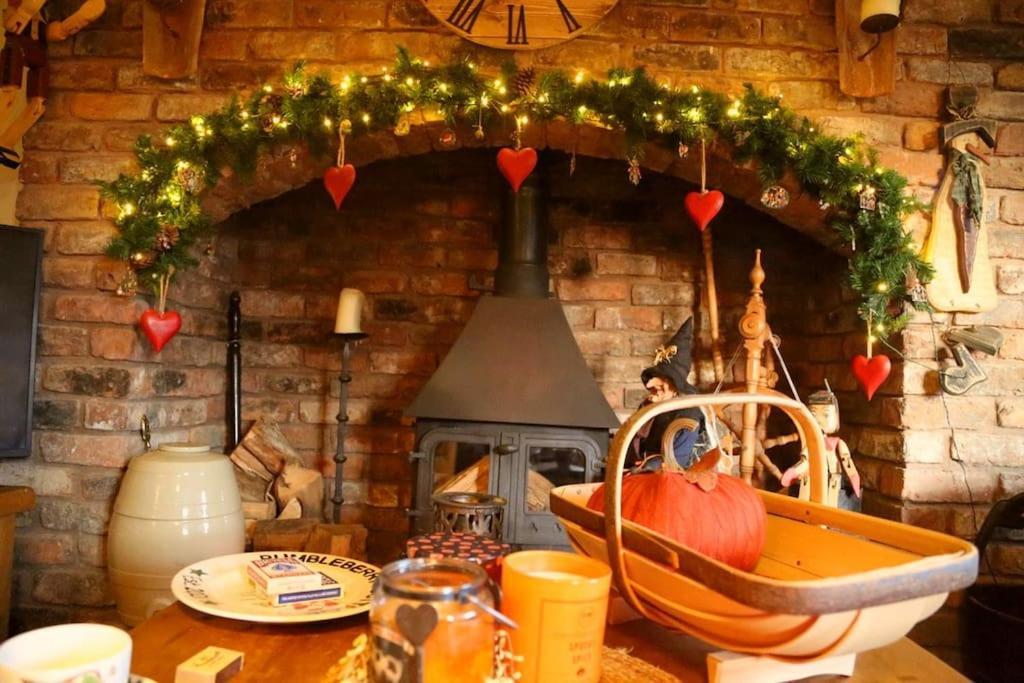 Bumbleberry Cottage Gresford Extérieur photo