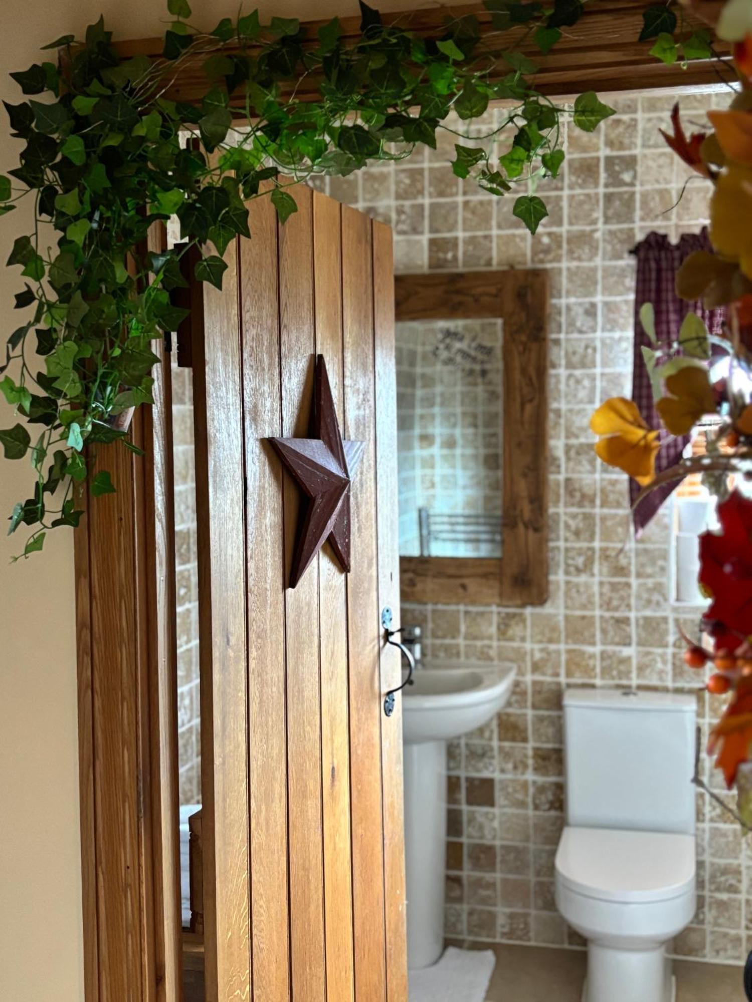 Bumbleberry Cottage Gresford Extérieur photo