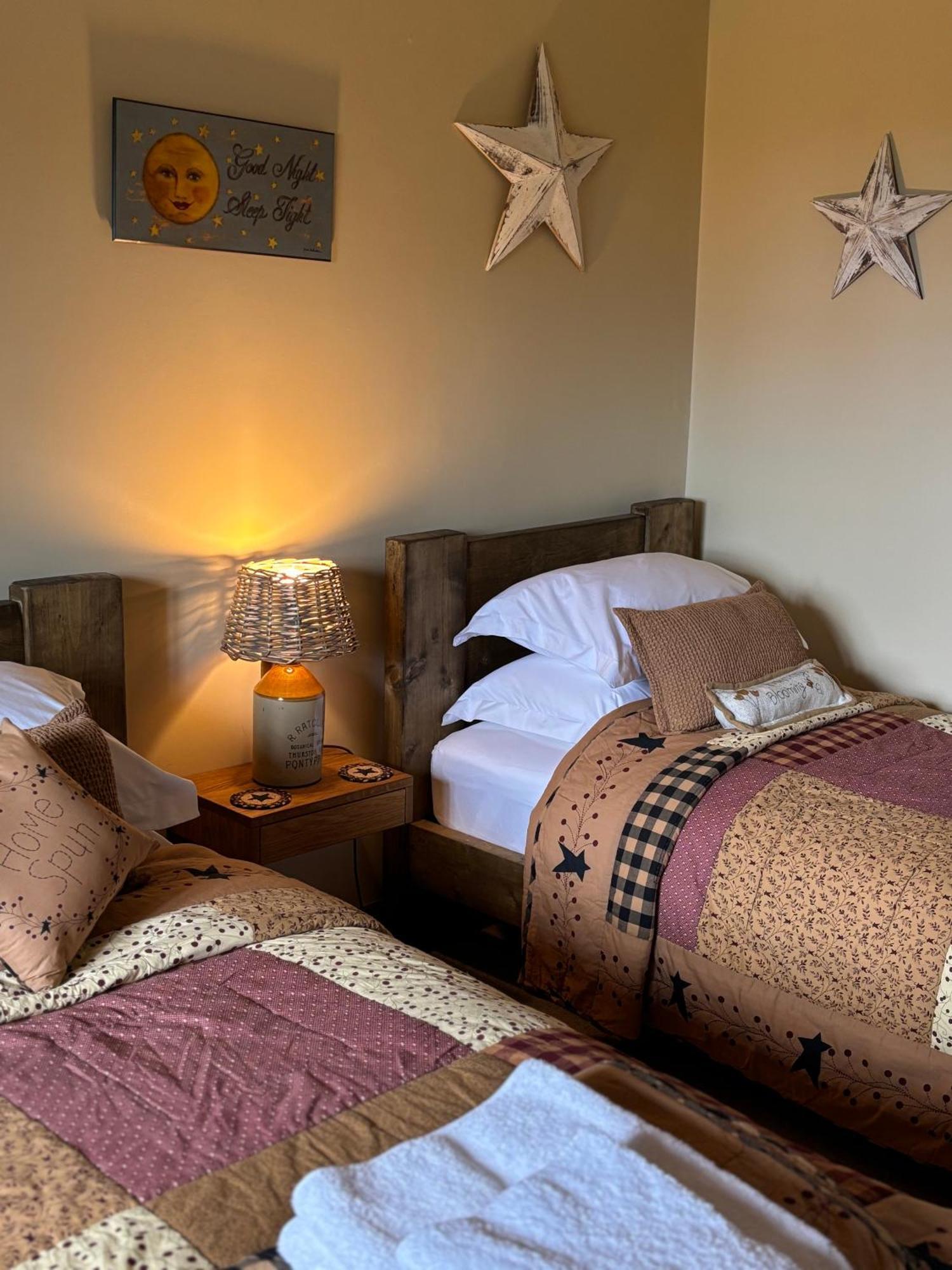 Bumbleberry Cottage Gresford Extérieur photo
